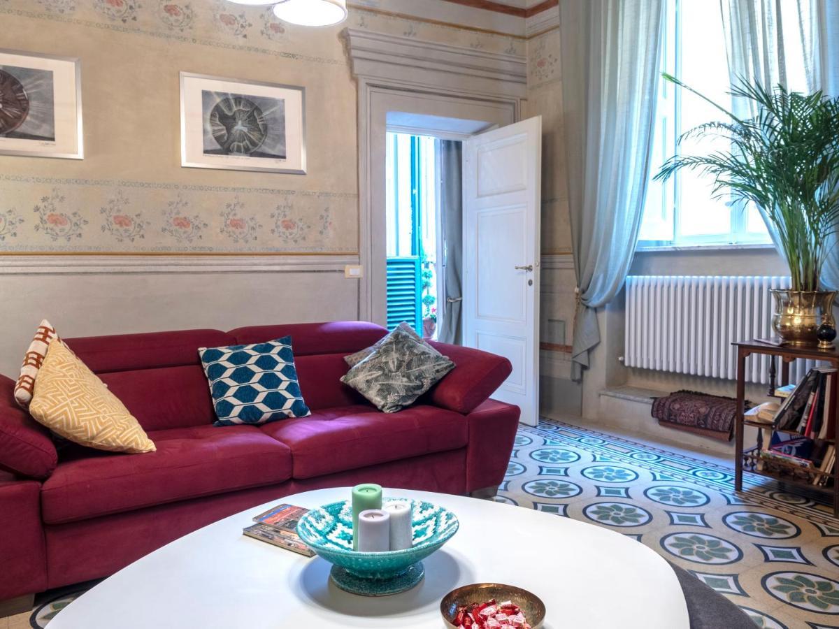 Luxury - Elegante Appartamento Nel Cuore Di Лукка Экстерьер фото